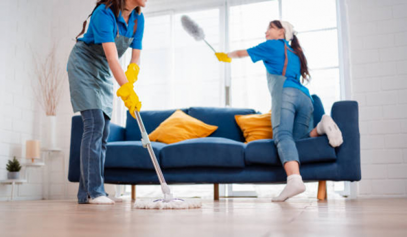 Empresa Limpezas e Conservações Contratar Dona Clara - Serviço de Limpeza e Conservação Condominial