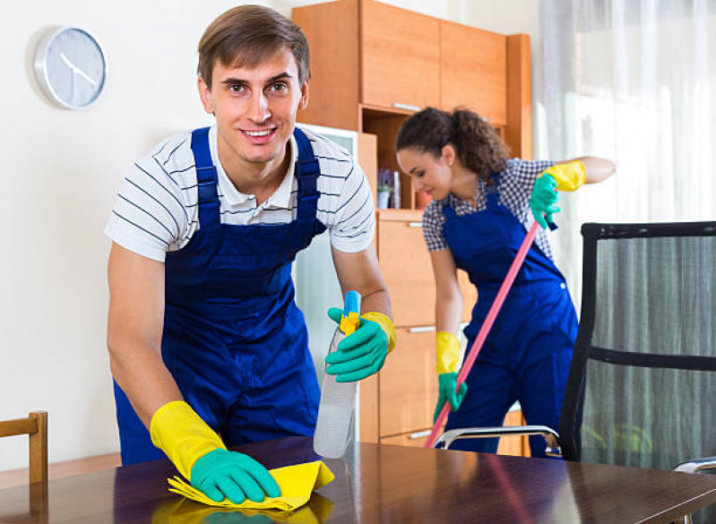 Limpeza para Condomínio Funcionários - Limpezas das áreas Comuns do Condomínio